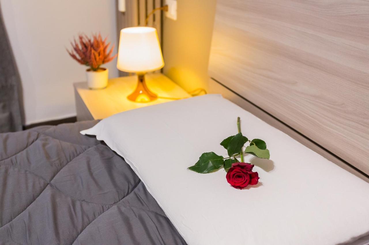 Hh Hermoso Housing Alessandria Kültér fotó